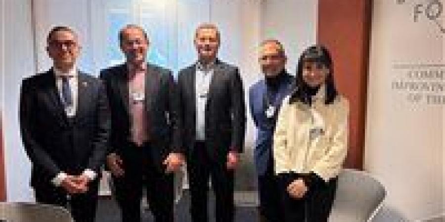 وزيرا المالية والاستثمار يبحثان مع مسؤولي شركة كوكاكولا العالمية زيادة استثماراتها في مصر - جريدة هرم مصر