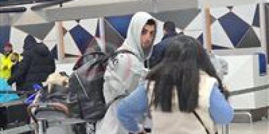 بالصور.. يوسف بلعمري من مطار محمد الخامس إلى "الجزيرة" لتدعيم صفوف الأهلي - جريدة هرم مصر