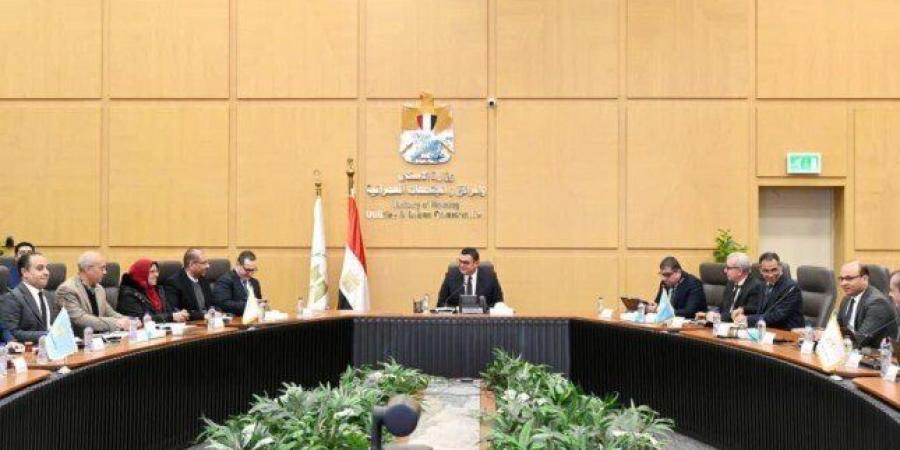 وزير الإسكان يتابع موقف مبيعات وتسويق عدد من مشروعات هيئة المجتمعات العمرانية - جريدة هرم مصر