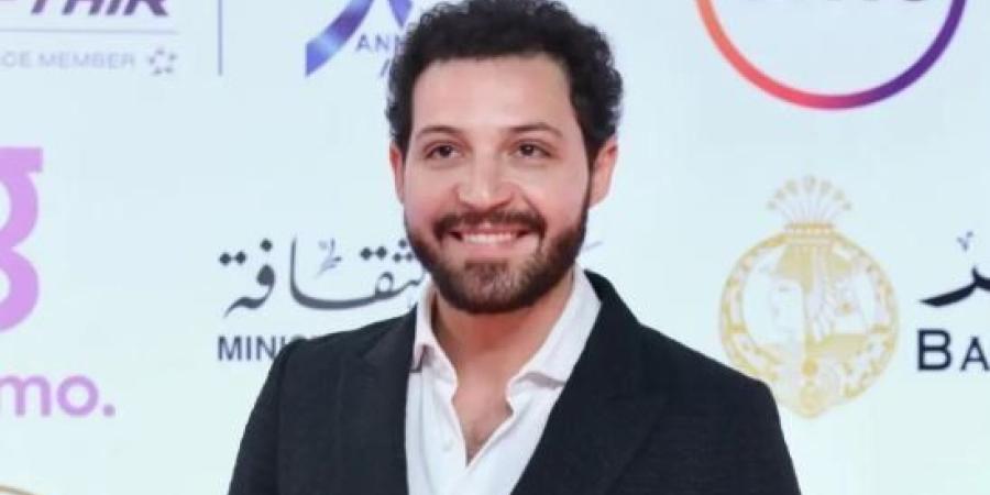 التحقيق مع الفنان محمود حجازي بتهمة الاعتداء على زوجته | ما القصة؟ - جريدة هرم مصر