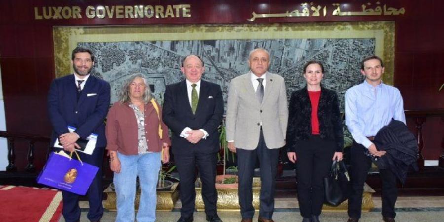 محافظ الأقصر يستقبل سفير الأرجنتين بالقاهرة لبحث سبل التعاون المشترك - جريدة هرم مصر