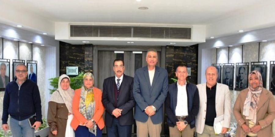 محافظ أسوان: تعزيز الشراكة مع القطاع الخاص وتطوير الموارد الذاتية خطوة أساسية لدعم التنمية المحلية" - جريدة هرم مصر