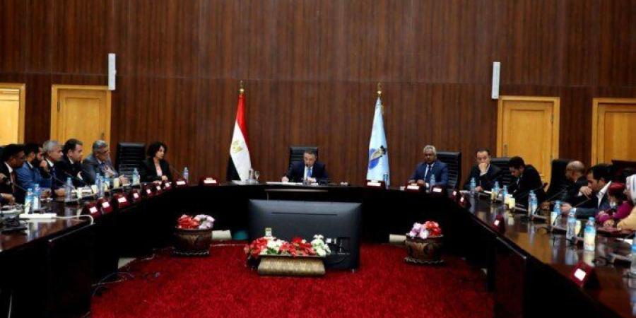 محافظ البحر الأحمر يلتقي الصحفيين ويكشف عن مشروعات إسكان اقتصادي ومبادرات خدمية جديدة - جريدة هرم مصر