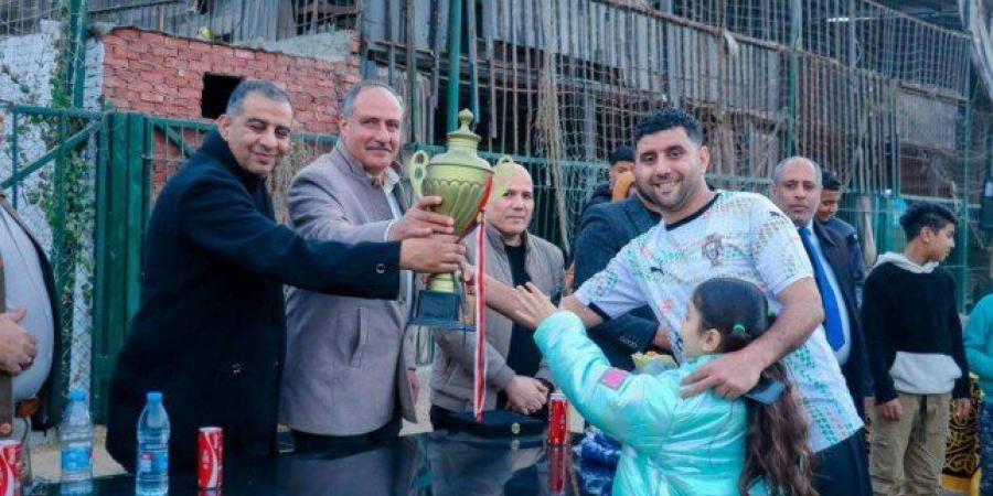 مدير الرياضة بالقليوبية يتابع نهائي دوري «خطوة» لكرة القدم للمتعافين من إصابات الملاعب بشبين القناطر - جريدة هرم مصر