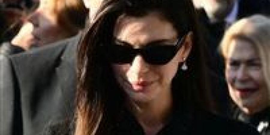 بملابس من تصميمه.. وداع أسطورة الموضة.. مشاهير العالم يشيّعون فالنتينو غارافاني - جريدة هرم مصر