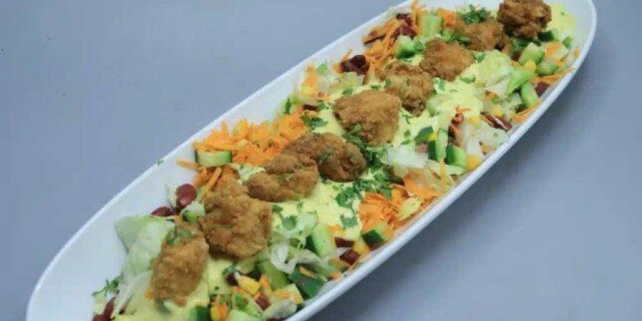 طريقة عمل سلطة الدجاج المقرمشة خطوة بخطوة - جريدة هرم مصر