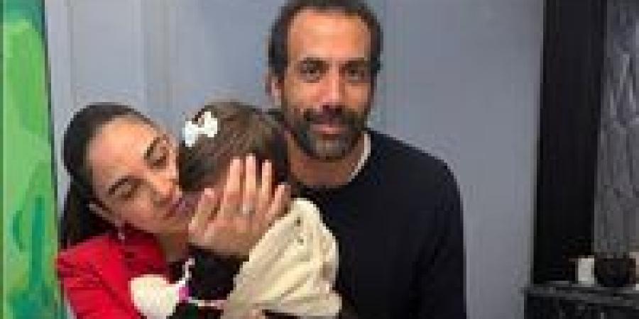 سلمى أبو ضيف تحتفل بعيد ميلاد ابنتها الأول في أجواء أسرية.. صور - جريدة هرم مصر