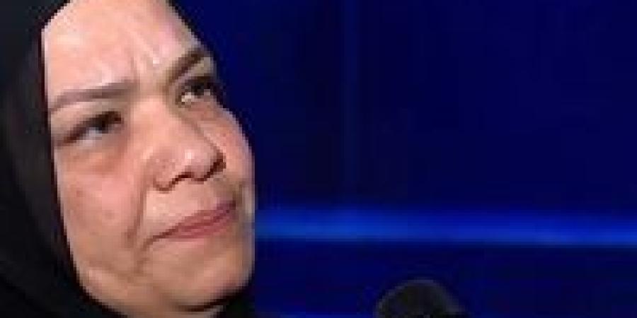 بالدموع.. والدة الشهيد النقيب أدهم أيمن: "كان بارًا بأمه وأبيه... وربنا يصبرنا على الفراق" - جريدة هرم مصر