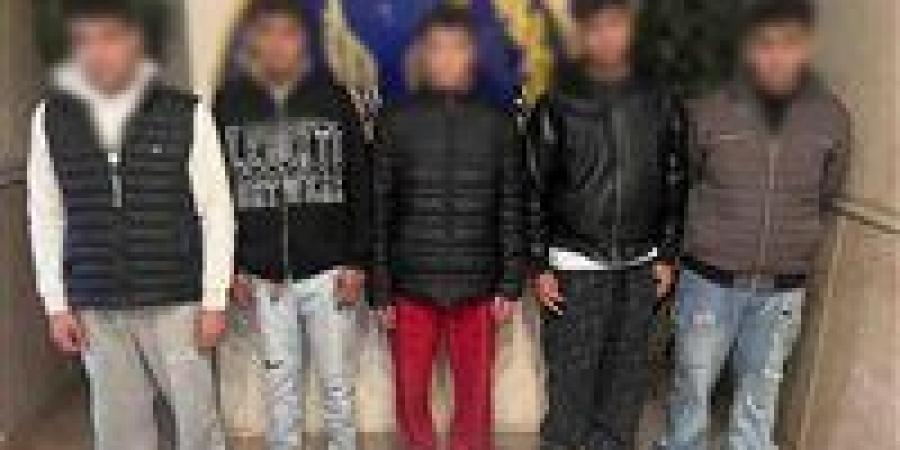 افتعلوا معه مشاجرة.. ضبط 5 متهمين لسرقتهم مبلغ مالي من شخص بالقاهرة - جريدة هرم مصر