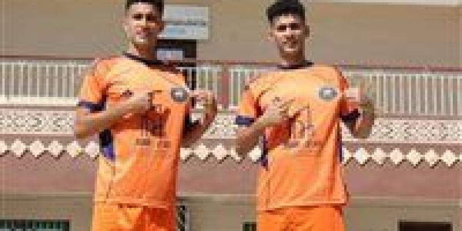 محمد ومصطفي حذيفة توأم يتألق مع شباب قبريط بدوري القسم الثالث - جريدة هرم مصر