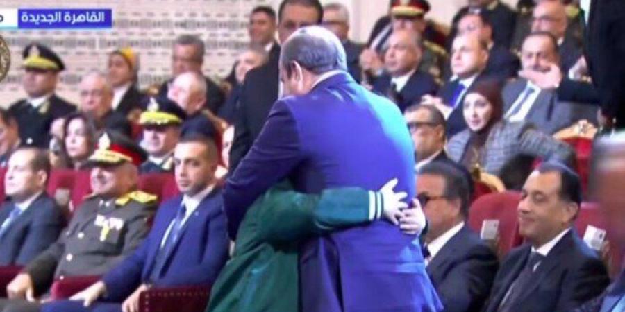 «كنت أظن والدي سيبقى معي للأبد».. الرئيس السيسي يتأثر بحديث نجل الشهيد رامي هلال عن والده - جريدة هرم مصر