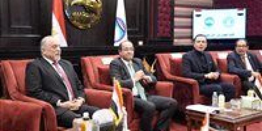 وزير المالية فى حضرة الأغلبية.. مستقبل وطن يستضيف«كوجك» لمناقشة الضريبة العقارية.. وعبد الجواد يؤكد: «اللى فى مصلحة الناس هنعمله يامعالى الوزير» - جريدة هرم مصر