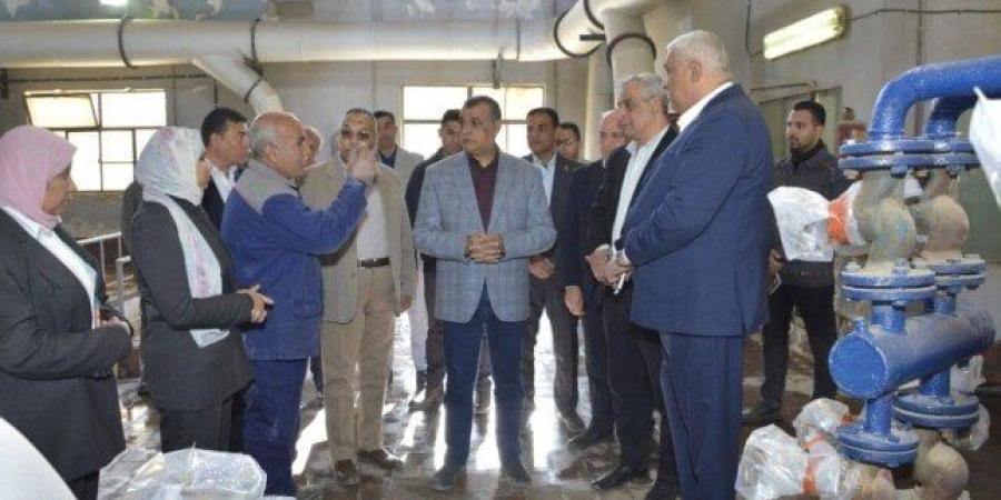 وزير الدولة للإنتاج الحربي يتابع سير العملية الإنتاجية بشركة أبو زعبل للكيماويات المتخصصة «مصنع 18 الحربي» - جريدة هرم مصر