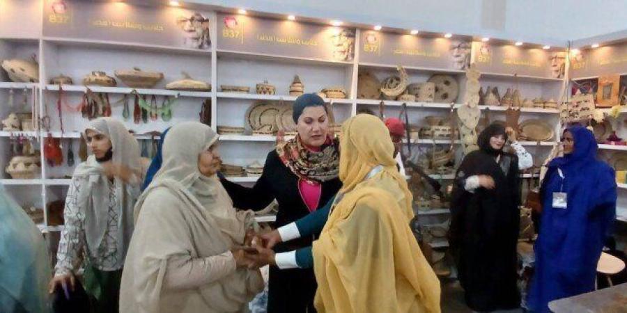 رئيسة القومي للطفولة والأمومة تتفقد جناح المجلس بمعرض القاهرة للكتاب - جريدة هرم مصر