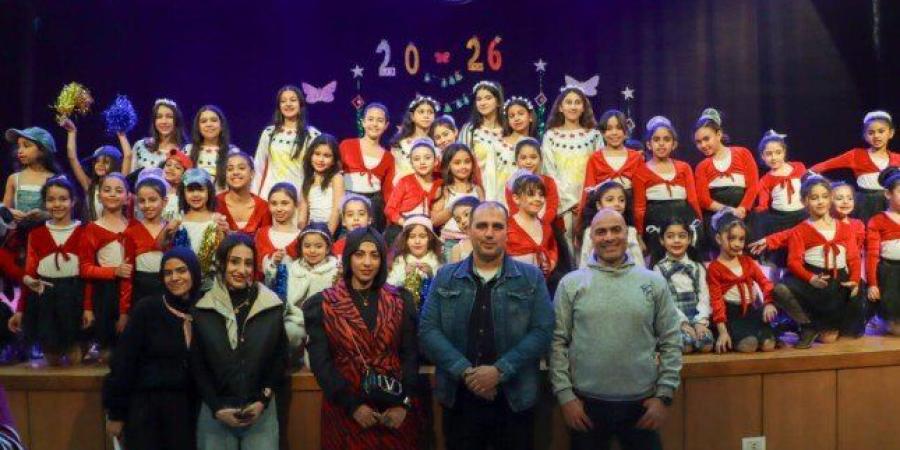 أطفال الأداء الحركي بالمحلة يرفعون العلم المصري احتفالًا بعيد الشرطة - جريدة هرم مصر