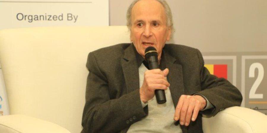 «كلام فارغ تحركه ضغائن شخصية».. الشاعر الكبير جمال القصاص ينفي شائعات حول ندوته بمعرض الكتاب - جريدة هرم مصر