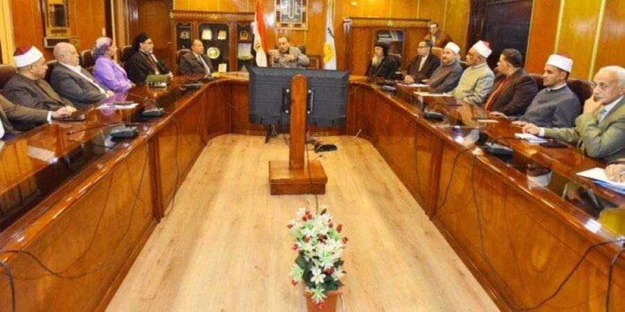 محافظ أسيوط يعلن حزمة مبادرات مجتمعية بالتعاون مع بيت العائلة المصرية - جريدة هرم مصر