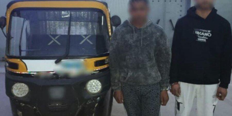 سرقة بالإكراه.. كشف ملابسات دفع شخص من «توك توك» بالقاهرة - جريدة هرم مصر