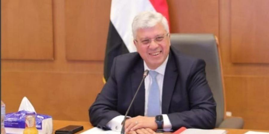 وزير التعليم العالي يشارك في مناقشة مشروع قانون المستشفيات الجامعية بالشيوخ - جريدة هرم مصر