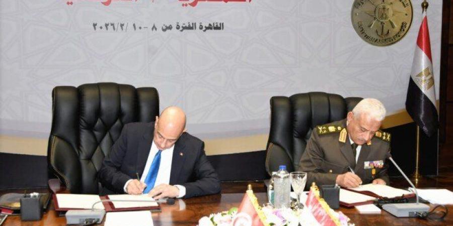 وزير الدفاع يلتقي نظيره التونسي.. ترأسا ختام الاجتماع الـ18 للجنة التعاون العسكري المشترك - جريدة هرم مصر