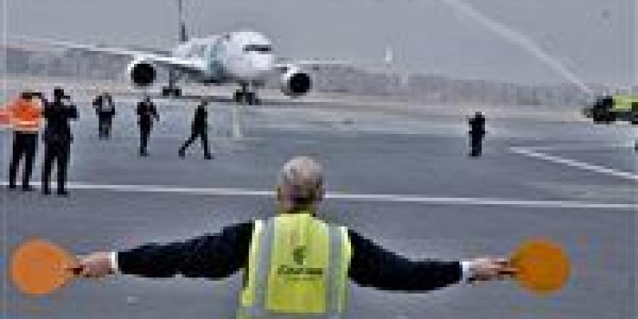 مطار القاهرة يستقبل الطائرة الأحدث لمصر للطيران لتعزيز كفاءة الوقود وتجربة السفر الفاخرة - جريدة هرم مصر