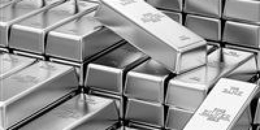 الفضة تهبط 40% من ذروتها التاريخية.. الفائدة والنفط والتصعيد الإيراني يعصفون بالسوق العالمي - جريدة هرم مصر