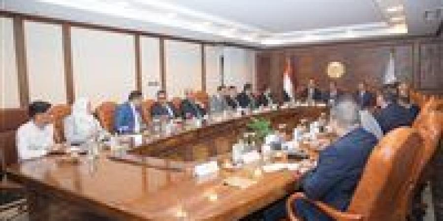 حزب الشعب الجمهوري يستضيف رئيس هيئة الرعاية الصحية في مائدة مستديرة حول «التأمين الصحي الشامل» - جريدة هرم مصر