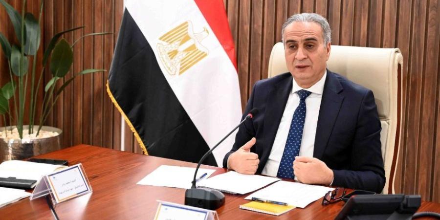 ضبط مخزنين فى البدرشين لإعادة تدوير زيوت السيارات والتحفظ على 13 طن - جريدة هرم مصر