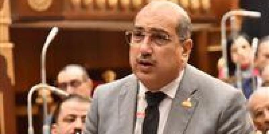 النائب إيهاب وهبة يقترح إصدار قانون لتنظيم صناعة المحتوى المتخصص على السوشيال ميديا يتضمن جزاءات رادعة للمخالفين - جريدة هرم مصر