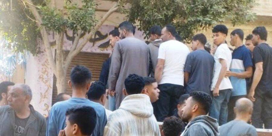 وسط غياب نجله للاحتراف.. تشييع جثمان والد لاعب الزمالك «محمد شحاتة» بمسقط رأسه في المنيا - جريدة هرم مصر