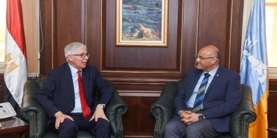 محافظ الإسكندرية وسفير بيرو يبحثان «توأمة» المدن الساحلية وتعزيز التعاون الاقتصادي - جريدة هرم مصر