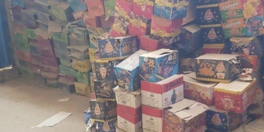 ضبط 1044 كيس شيبسي منتهي الصلاحية ومستلزمات طبية مجهولة المصدر بأسيوط - جريدة هرم مصر