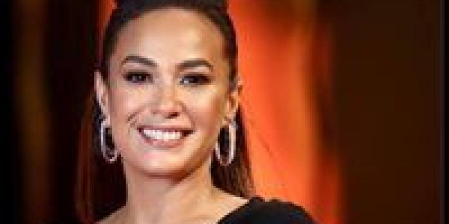 اعرف السبب.. تأجيل عرض حلقة هند صبري وبناتها مع منى الشاذلي لهذا الموعد - جريدة هرم مصر