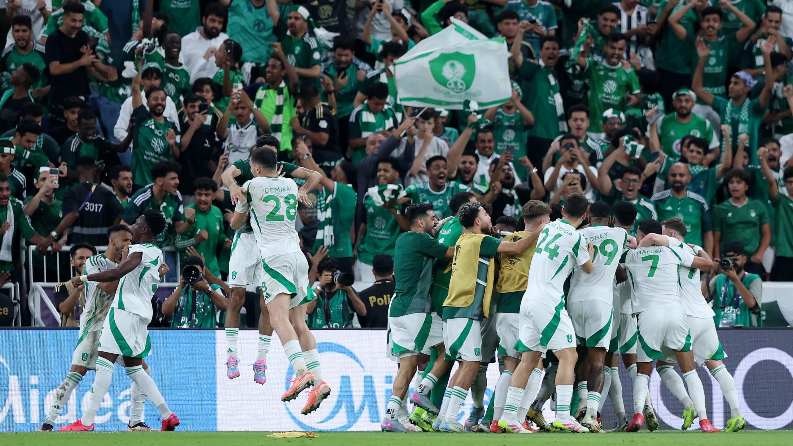 القادسية يصدم الأوساط الرياضية احتجاج رسمي مدو على قائمة الأهلي يهدد عرش الراقي