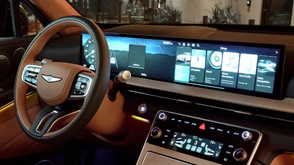 أخبار السيارات تحذير من بطارية تسلا وراديو السيارات وتأثيرات الذكاء الاصطناعي على سائقي الشاحنات