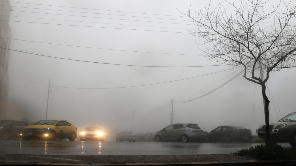 أمطار غزيرة ورعدية تتسبب في تعطيل الحياة بعدة مناطق وتوقعات بموسم مطري يحقق معدله السنوي