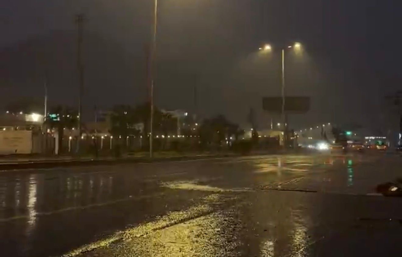 أمطار مسائية تتوافد على تنومة مع تفاعل سياحي وإعلامي واسع