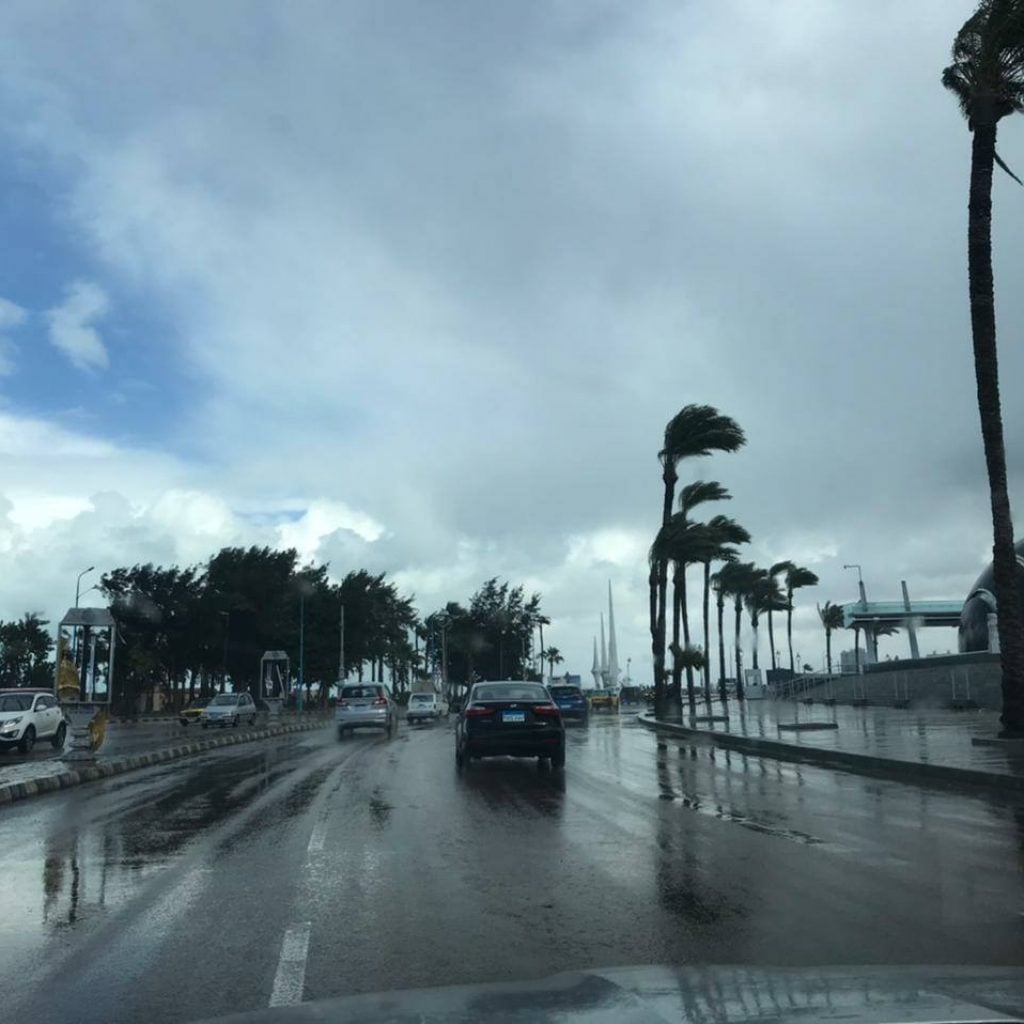 استمرار الرياح المثيرة للرمال والأتربة مع هطول الأمطار وانخفاض درجات الحرارة ليلا