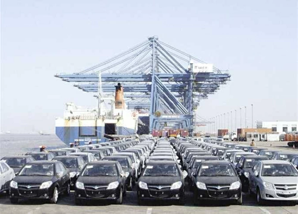 الغموض يحيط بردود مبادرة سيارة المصريين في الخارج ويثير تساؤلات في البرلمان