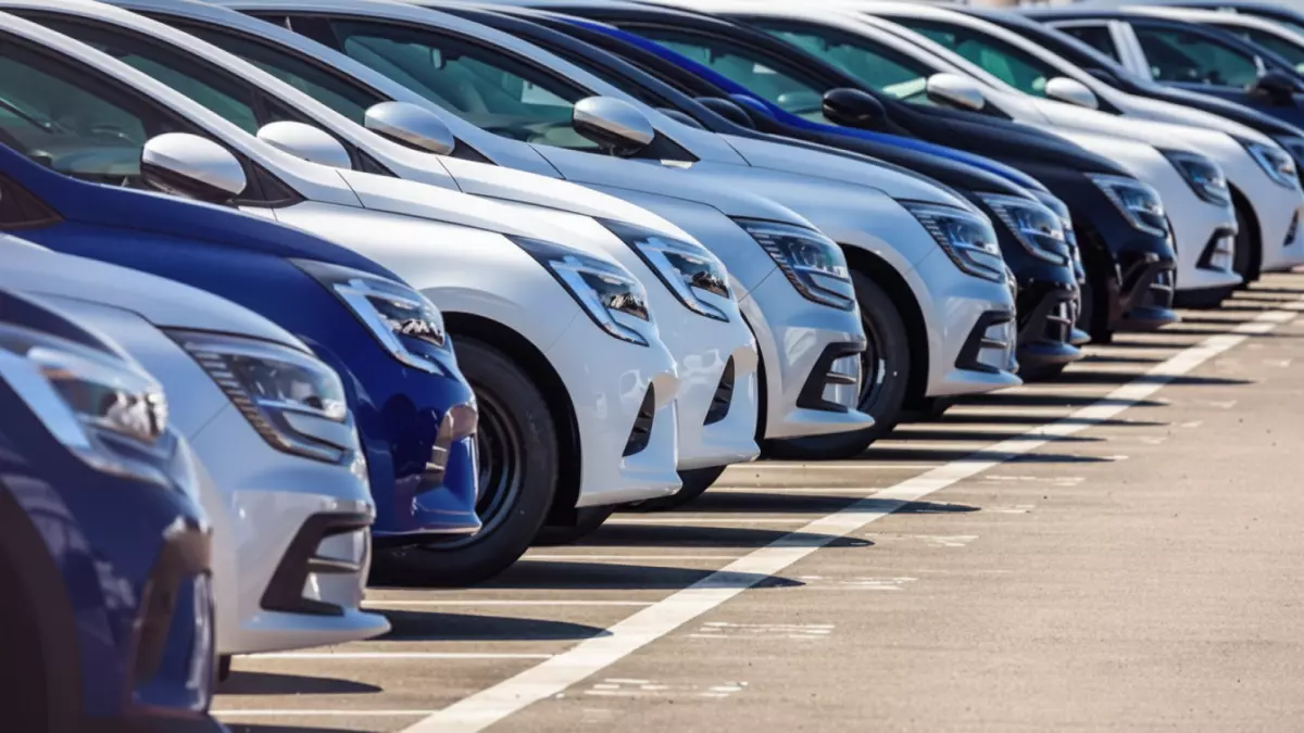 رئيس رابطة تجار السيارات يوضح حقيقة الشائعات حول رسوم الشهر العقاري وأثرها على السوق