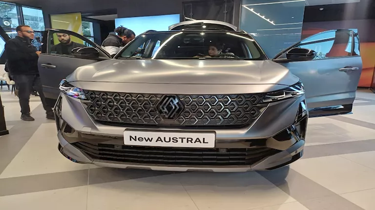 رينو تكشف عن تسليم الدفعة الأولى من أوسترال في مصر للحاجزين مع بداية عمليات التسليم