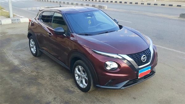 سيارة نيسان جوك 2022 المستعملة تُعرض بسعر مميز في سوق السيارات المستعملة