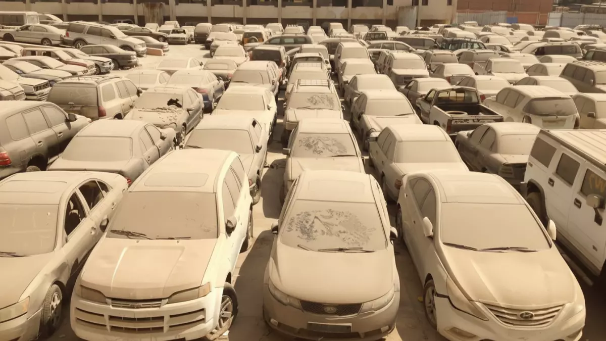 مزاد حكومي لبيع سيارات فاخرة مرسيدس بي إم دبليو وبورشه بأسعار مغرية ودون عمولة