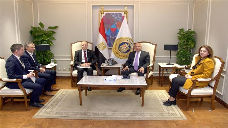 وزير الصناعة يناقش مع شركة بلغارية خطة تصنيع السيارات الكهربائية في مصر لتعزيز الاستثمارات والتطوير التكنولوجي