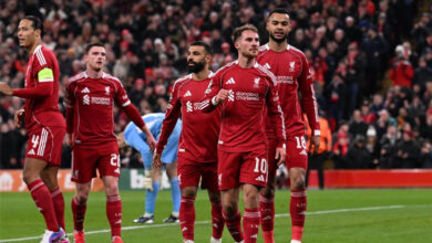 أسطورة مانشستر يونايتد تنتقد أداء ليفربول في المباراة الأخيرة وتثير الجدل بين الجمهور