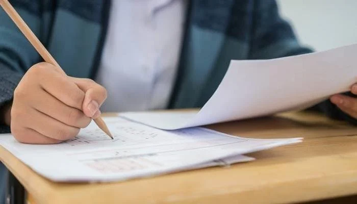 أسعار الشهادات وكشف الدرجات تتراوح بين 80 و300 جنيه في السوق المحلية