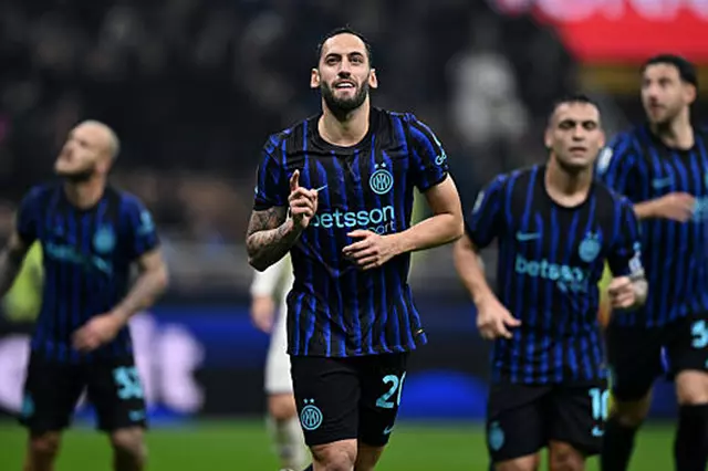 تشالهان أوجلو يؤكد على رغبة إنتر في التفوق والسيطرة على الدوري الإيطالي