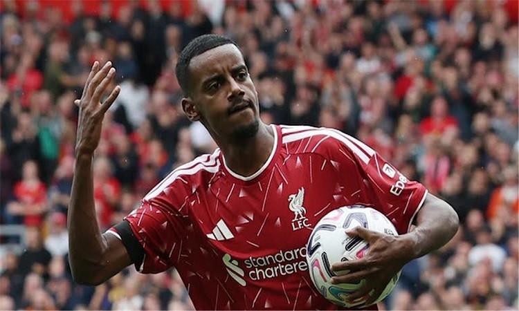 تعادل ليفربول ونوتينجهام فورست بهدفين لكل فريق في مباراة الدوري الإنجليزي الممتاز