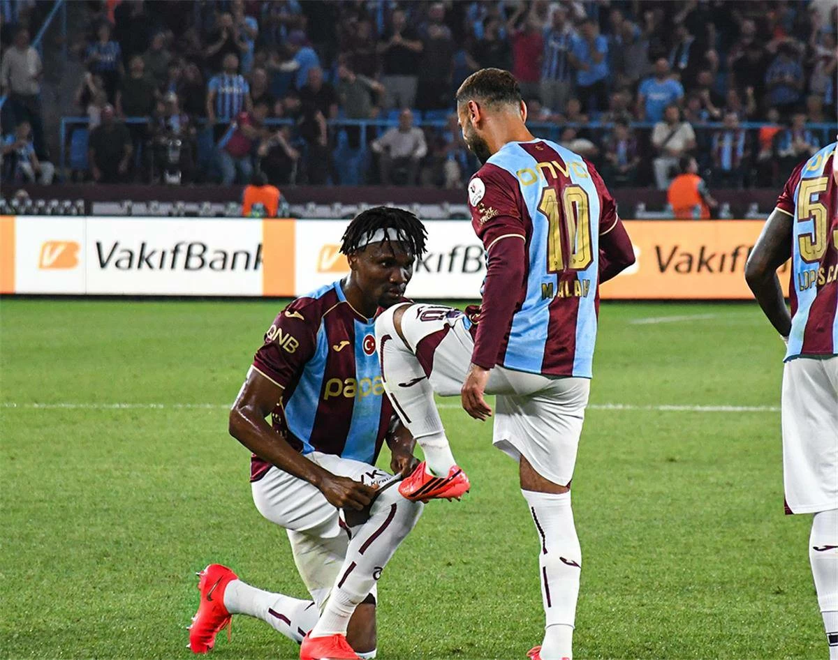 تقييم محمد صلاح في مباراتي طرابزون سبور وباشاك شهير بالدوري التركي بطريقة قياسية ومهنية