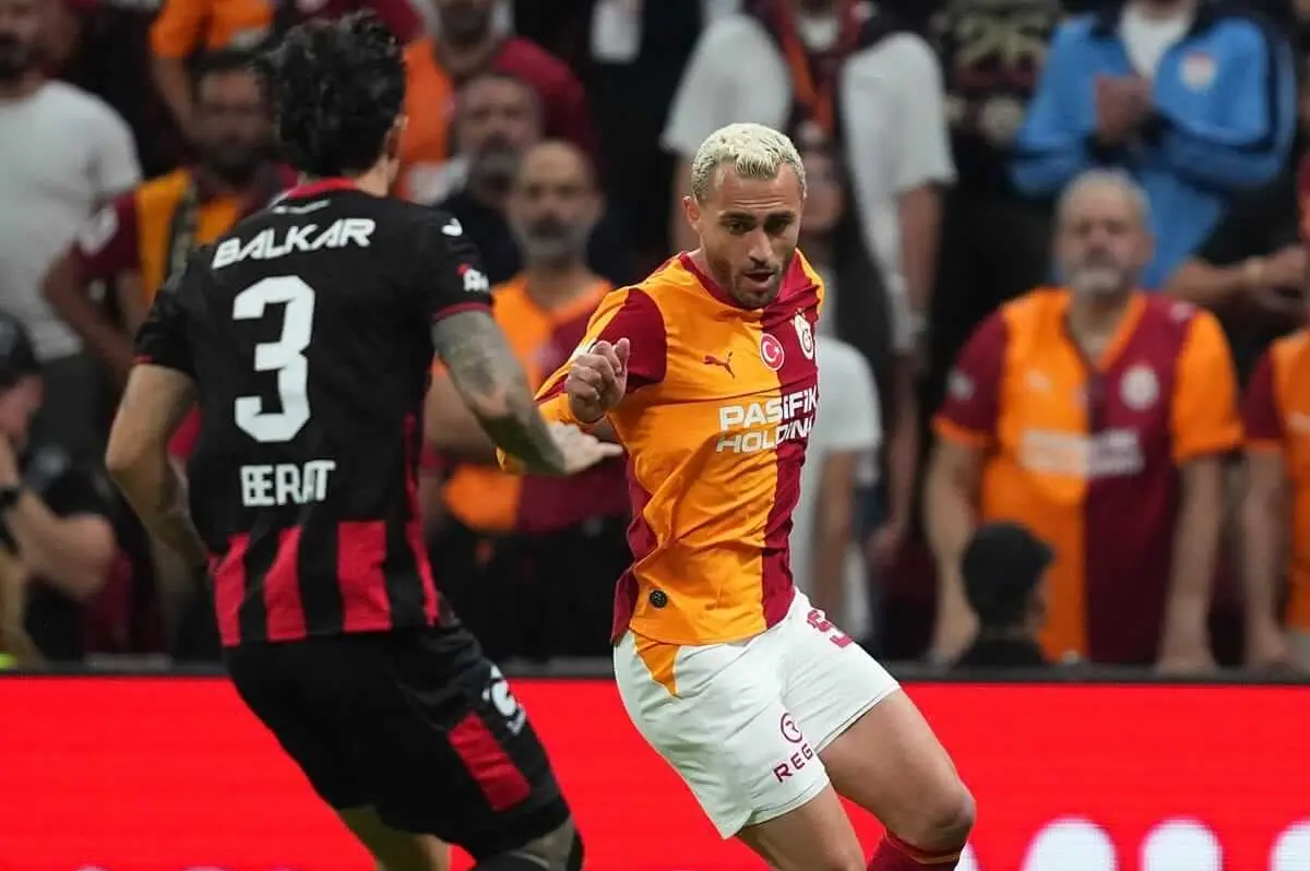 جالاتا سراي يبدأ موسم الدوري التركي بتعادل مخيب ويخلف أمال الجماهير